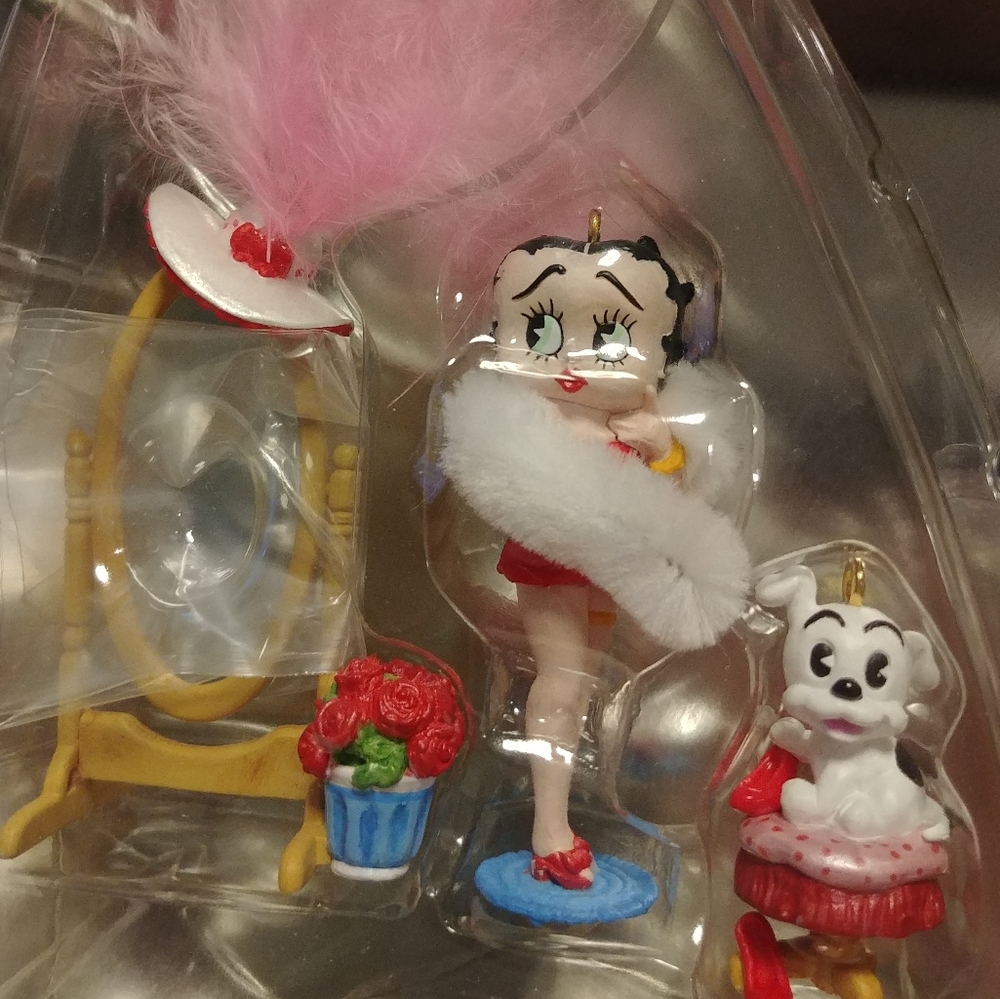NWT 2002 Betty Boop Ornament In Collectors Tin